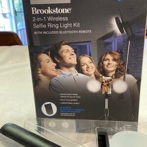 Brookstone 2-in-1 Wireless Selfie Ring Light Kit New, Unused